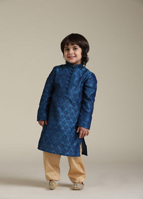 alt message - Manyavar Boys Boys Blue Embroidered Kurta Set image number 2