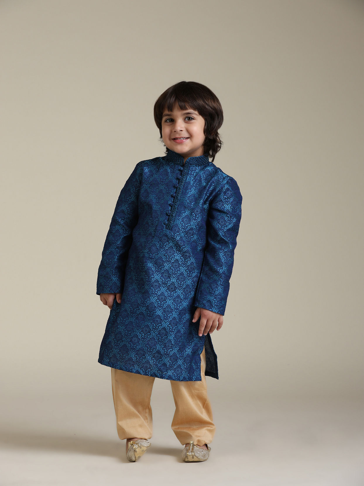 Manyavar Boys Boys Blue Embroidered Kurta Set