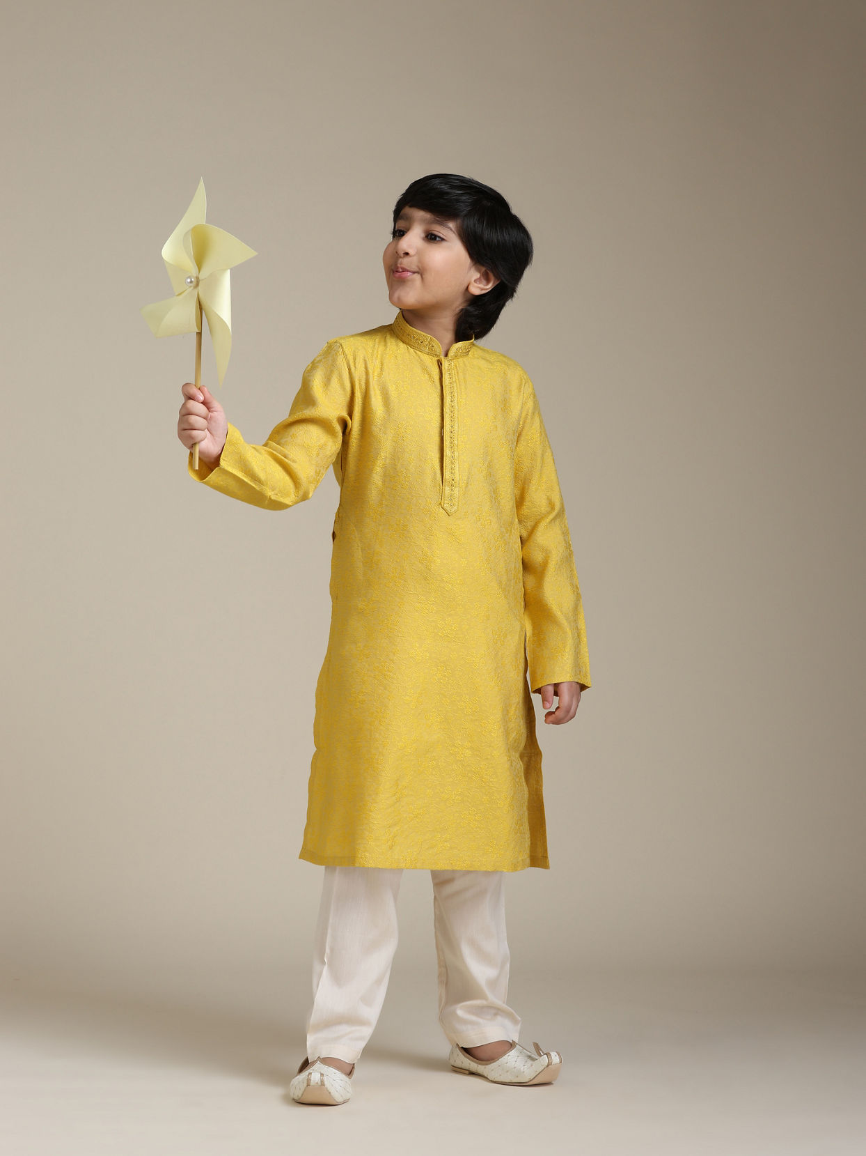 Manyavar Boys Boys Mustard Yellow Jacquard Kurta Set with Embroidered Neckline image number 2