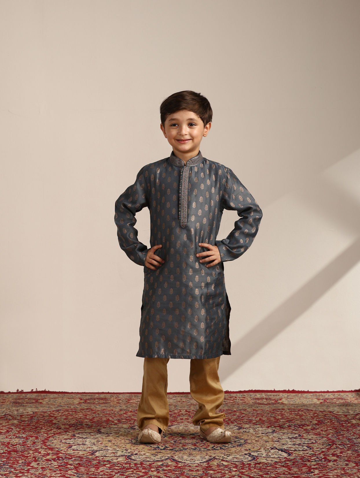 Boys Steel Grey Buta Printed Kurta Set image number 2