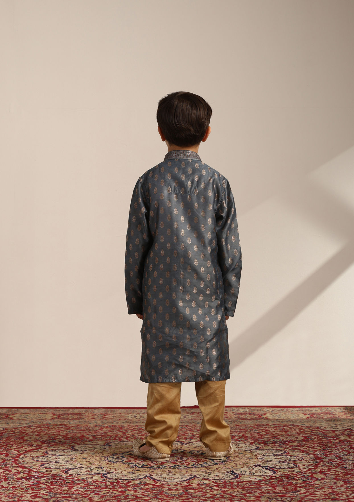 Boys Steel Grey Buta Printed Kurta Set image number 4