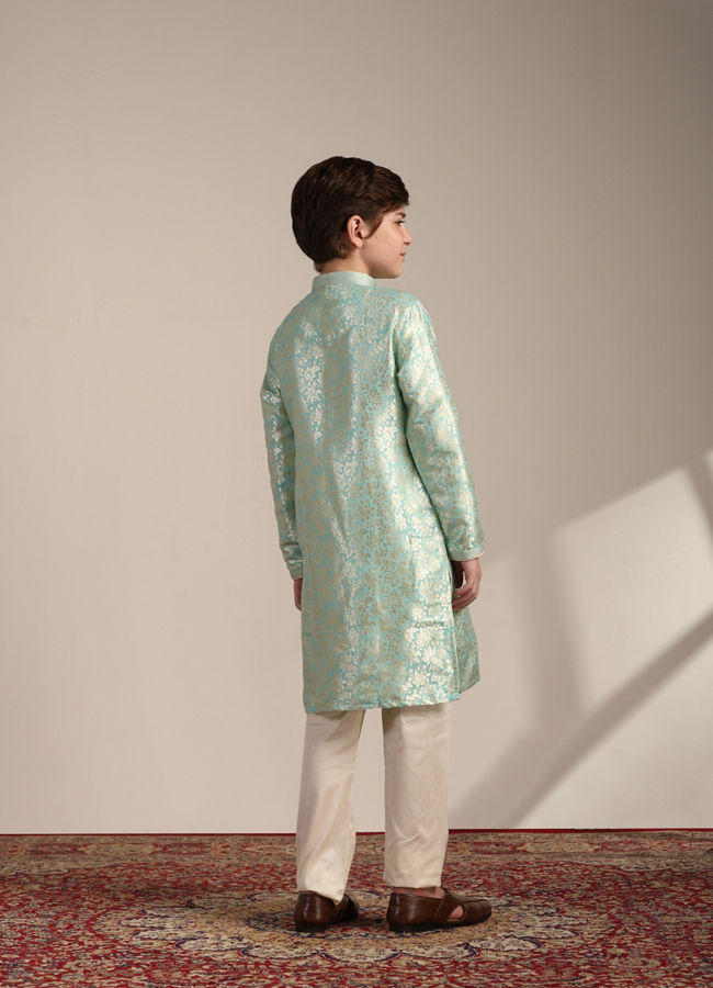 alt message - Manyavar Boys Boys Mint Green Bel Buti Patterned Kurta Set image number 5