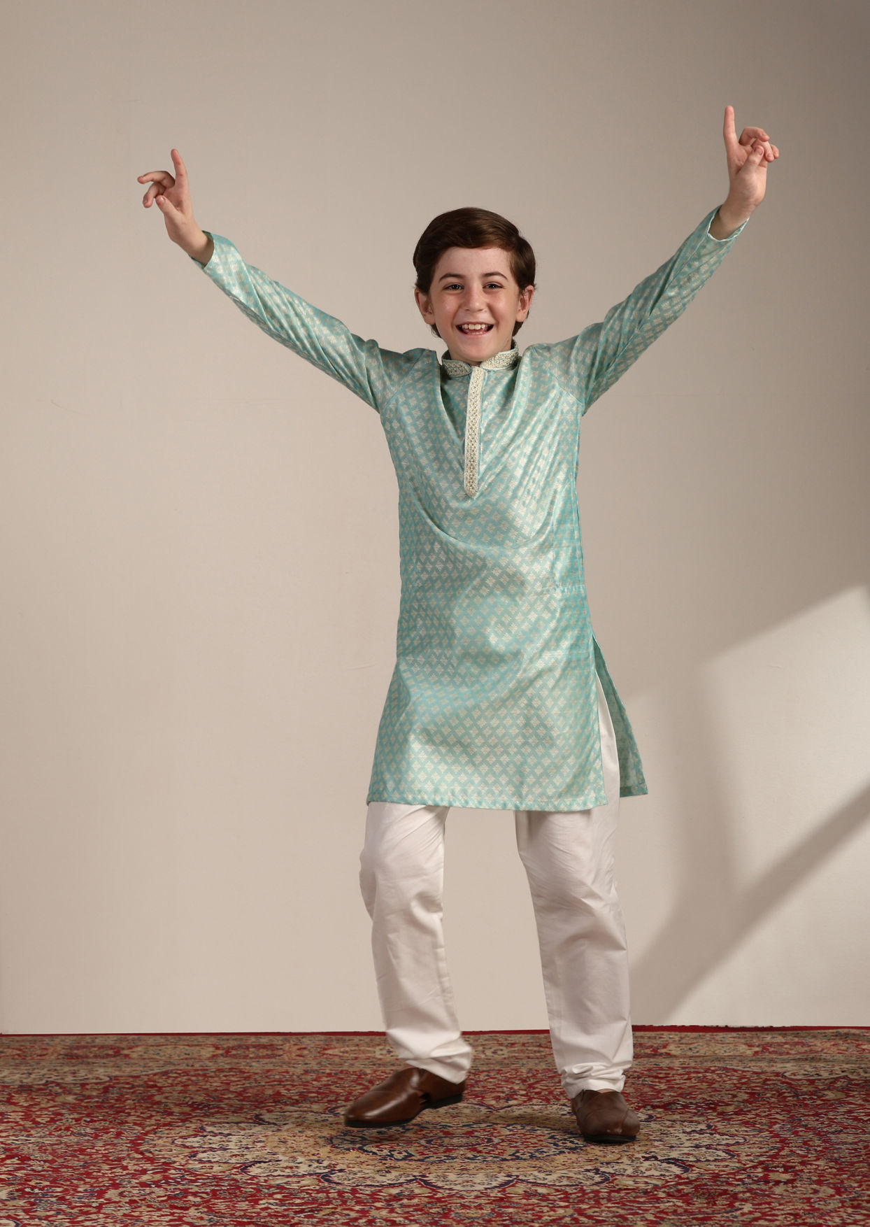 alt message - Manyavar Boys Boys Pastel Blue Diamond Patterned Kurta Set image number 2