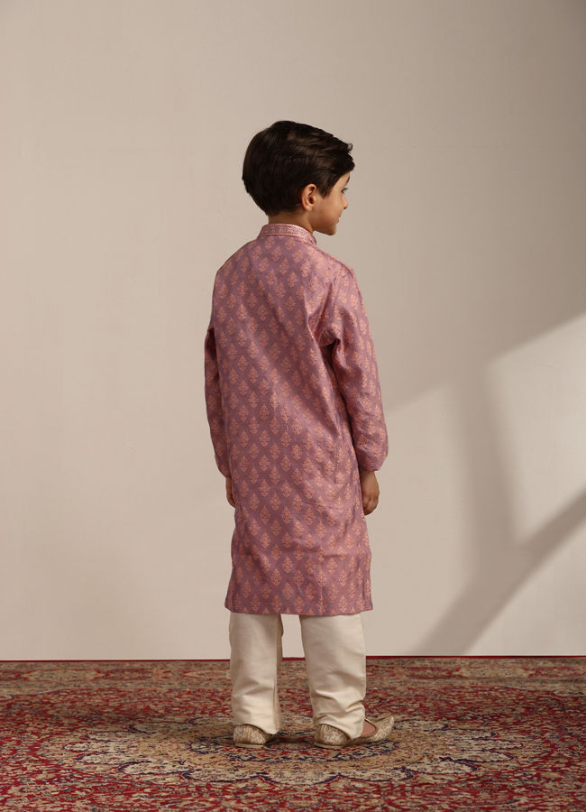 alt message - Manyavar Boys Boys Light Lilac Buta Patterned Kurta Set image number 4