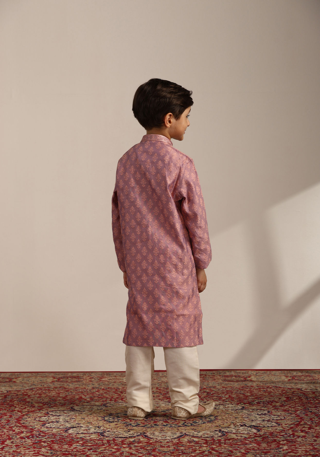 Boys Light Lilac Buta Patterned Kurta Set image number 4