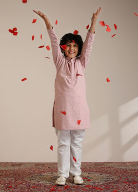 Manyavar Boys Boys Rani Pink Jaal Patterned Kurta Set image number 2