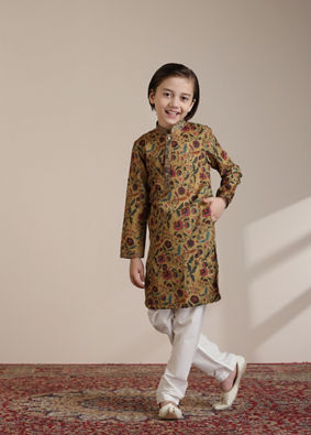 alt message - Manyavar Boys Boys Mustard Yellow Bel Buti Patterned Kurta Set image number 2