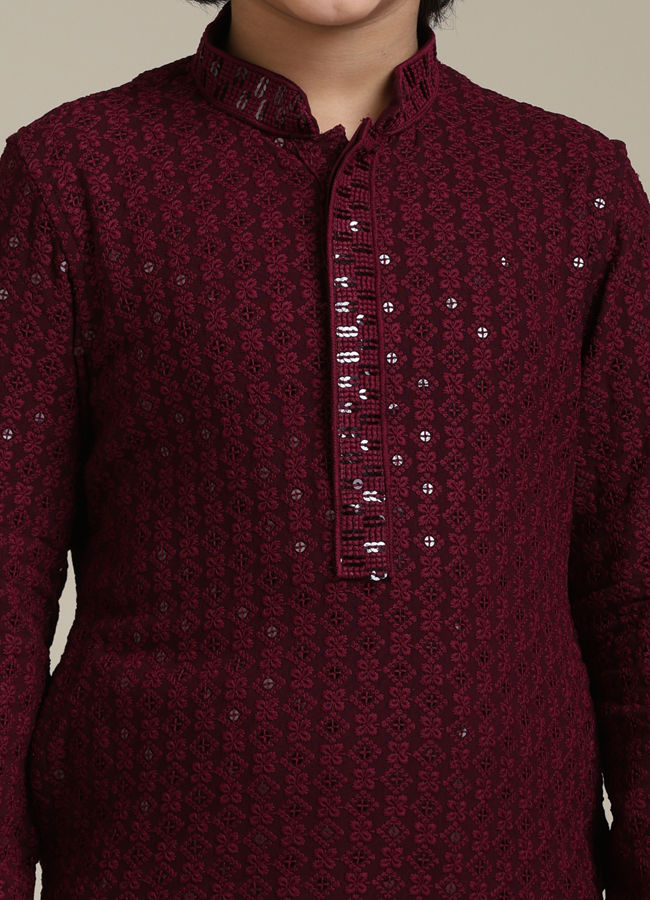 alt message - Manyavar Boys Boys Maroon Chikankari Kurta Set with Sequin Work image number 1