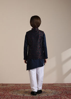 Manyavar Boys Boys Dark Blue Bel Buti Patterned Angrakha Jacket Set image number 5