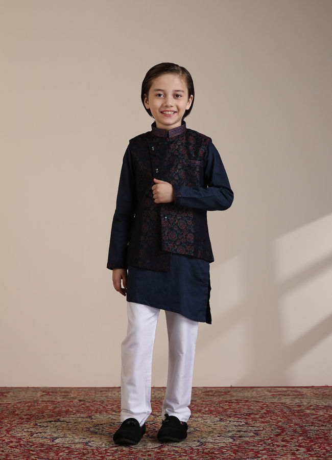 Manyavar Boys Boys Dark Blue Bel Buti Patterned Angrakha Jacket Set