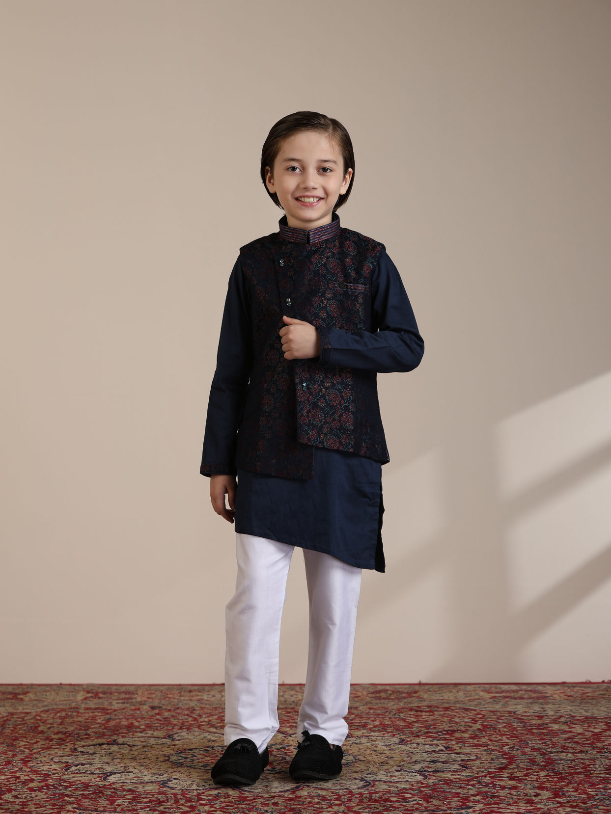 Manyavar Boys Boys Dark Blue Bel Buti Patterned Angrakha Jacket Set