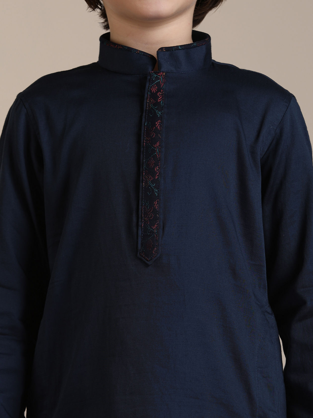 Manyavar Boys Boys Dark Blue Bel Buti Patterned Angrakha Jacket Set