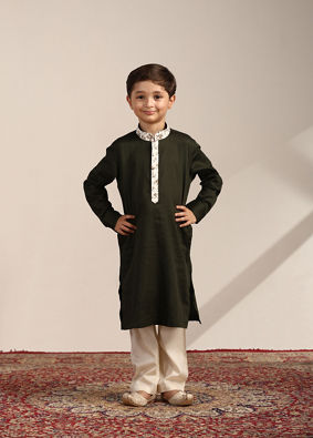 Boys Forest Green Kurta with Cream Floral Printed Jacket Set image number 3