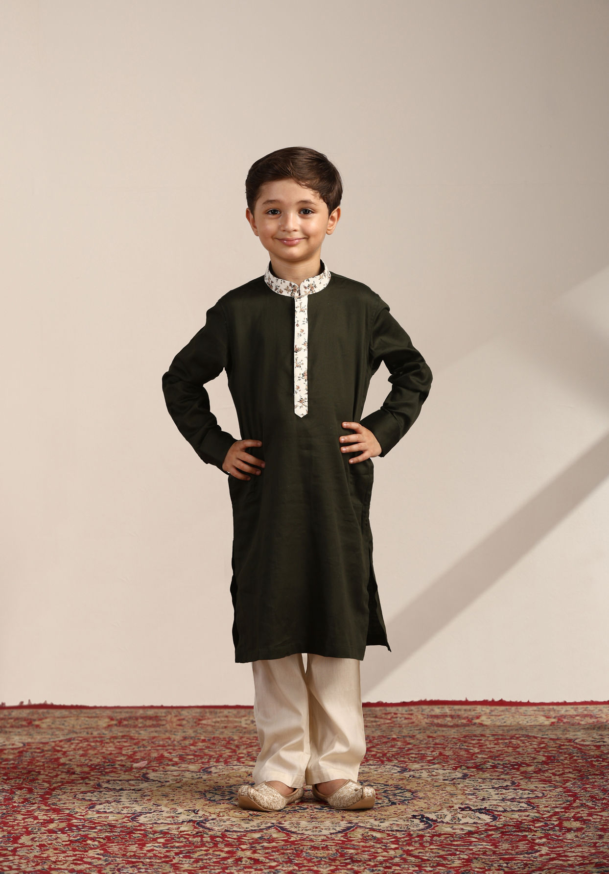 Boys Forest Green Kurta with Cream Floral Printed Jacket Set image number 3
