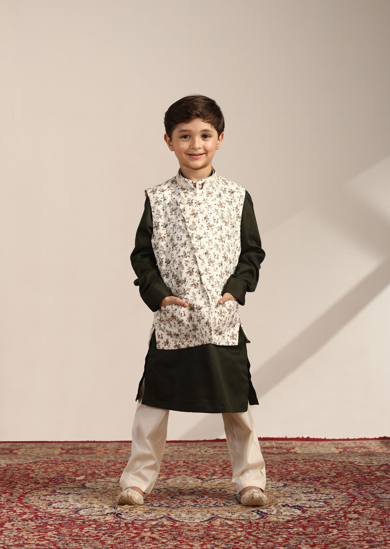 Manyavar Boys Boys Forest Green Kurta with Cream Floral Printed Jacket Set