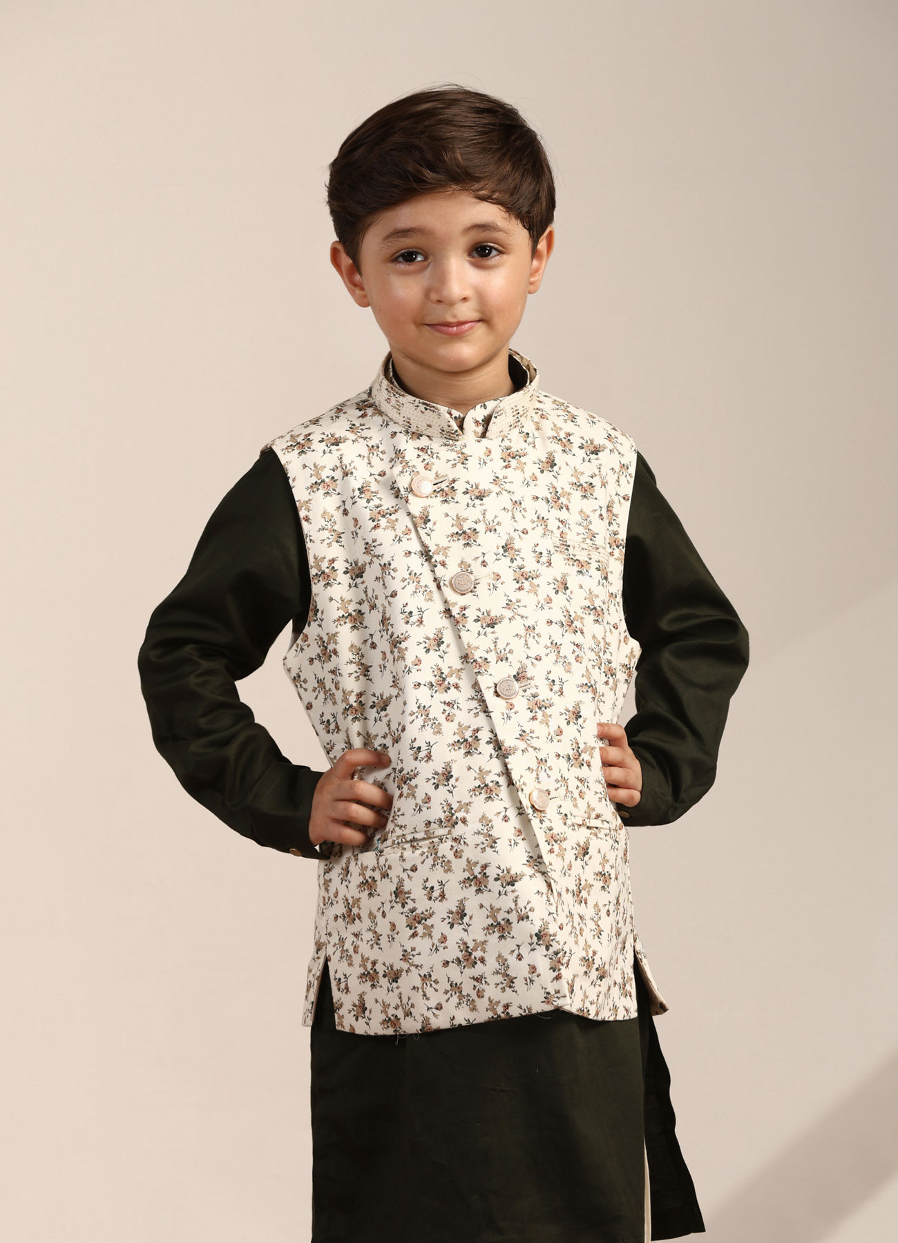 Manyavar Boys Boys Forest Green Kurta with Cream Floral Printed Jacket Set