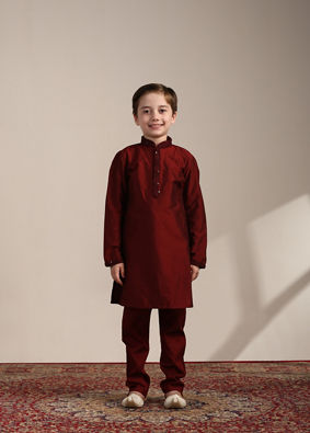 Aurora Red Kurta and Mirrored Jacket Set image number 3