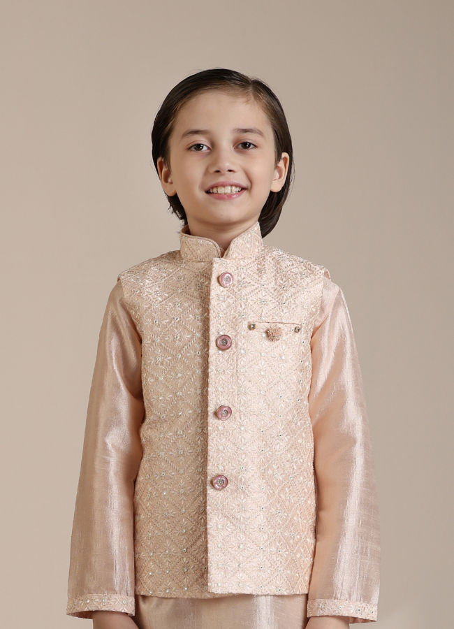 alt message - Manyavar Boys Boys Peach Diamond Patterned Jacket Set with Mirror work image number 0