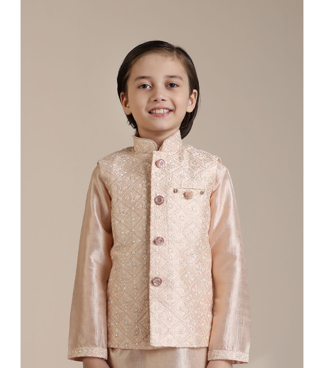 alt message - Manyavar Boys Boys Peach Diamond Patterned Jacket Set with Mirror work image number 0