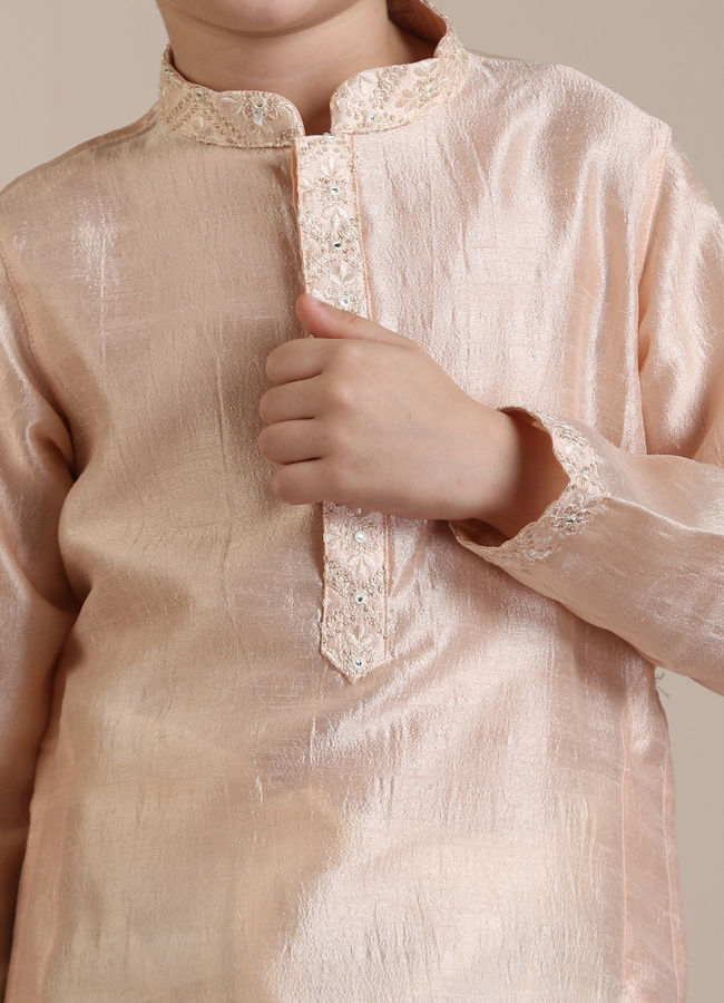 alt message - Manyavar Boys Boys Peach Diamond Patterned Jacket Set with Mirror work image number 2