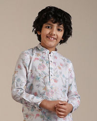 alt message - Manyavar Boys Boys Warm White Floral Printed Kurta Set image number 0