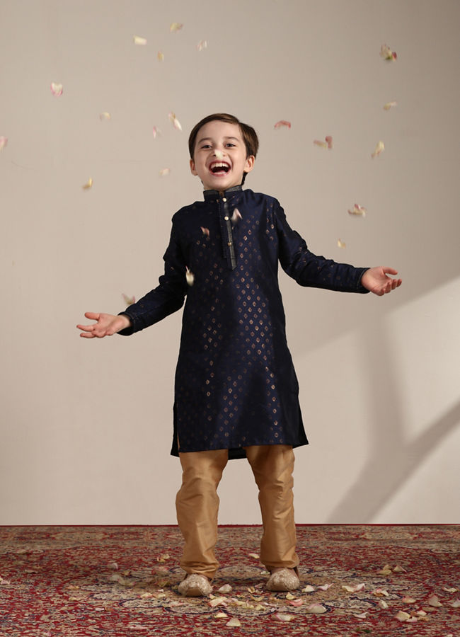 Boys Ink Blue Buta Printed Kurta Set image number 2