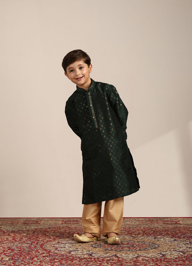 Boys Forest Green Buta Printed Kurta Set image number 2