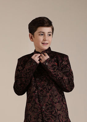 alt message - Manyavar Boys Boys Wine Bel Buti Patterned Indo-Western Set image number 0