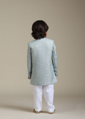 alt message - Manyavar Boys Boys Ice Blue Indo Western Set with Imperial Patterns in Brocade Weave image number 4