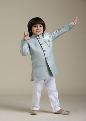 alt message - Manyavar Boys Boys Ice Blue Indo Western Set with Imperial Patterns in Brocade Weave image number 2