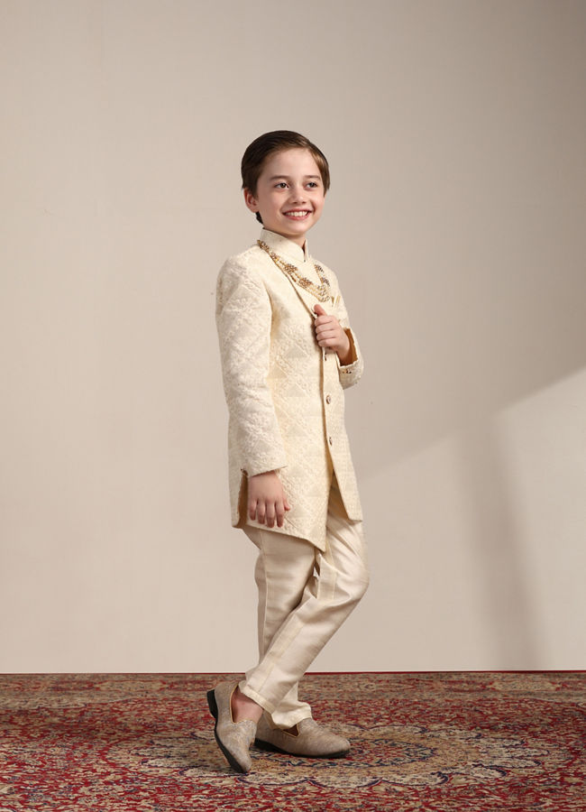 alt message - Manyavar Boys Boys Cream Diamond Patterned Angrakha Style Indo Western Set image number 2