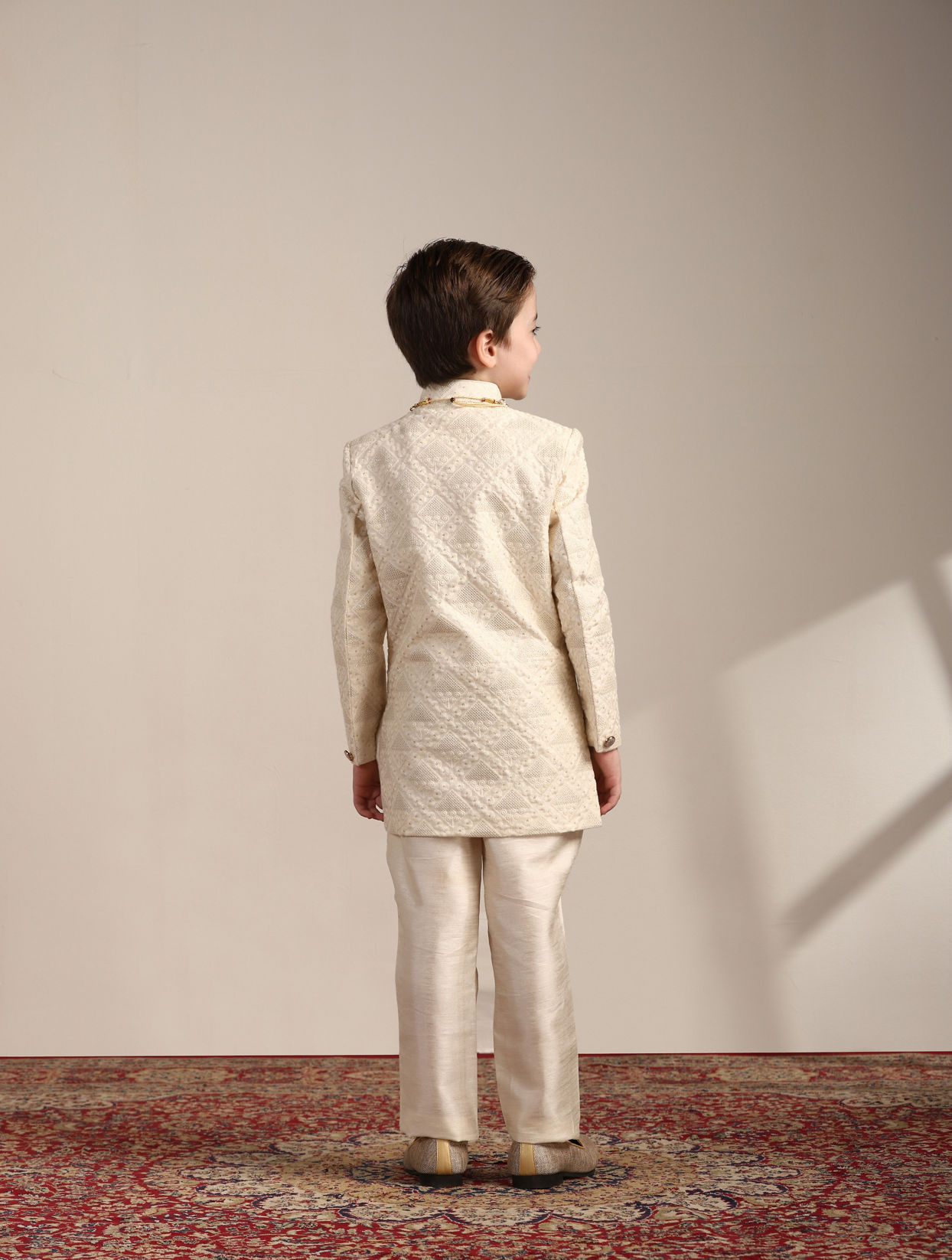 alt message - Manyavar Boys Boys Cream Diamond Patterned Angrakha Style Indo Western Set image number 4