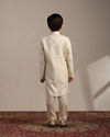 alt message - Manyavar Boys Boys Cream White Scallop Patterned Sequined Indo Western Jacket image number 4