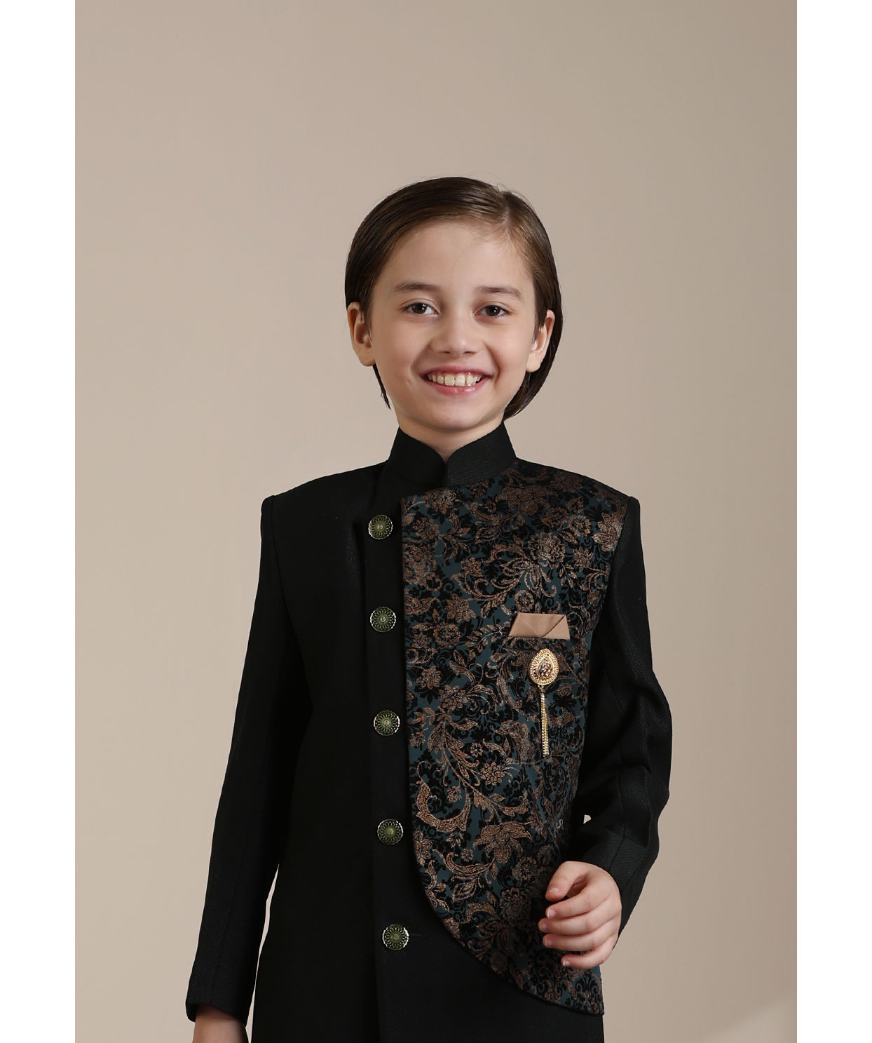 alt message - Manyavar Boys Boys Dark Green Bel Buti Patterned Achkan Style Indo-Western Set image number 0