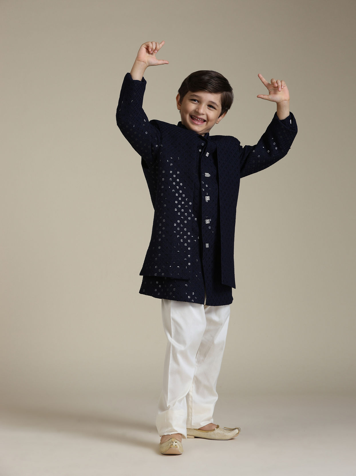 alt message - Manyavar Boys Boys Navy Blue Embroidered Indo Western Set with Sequin Work image number 2