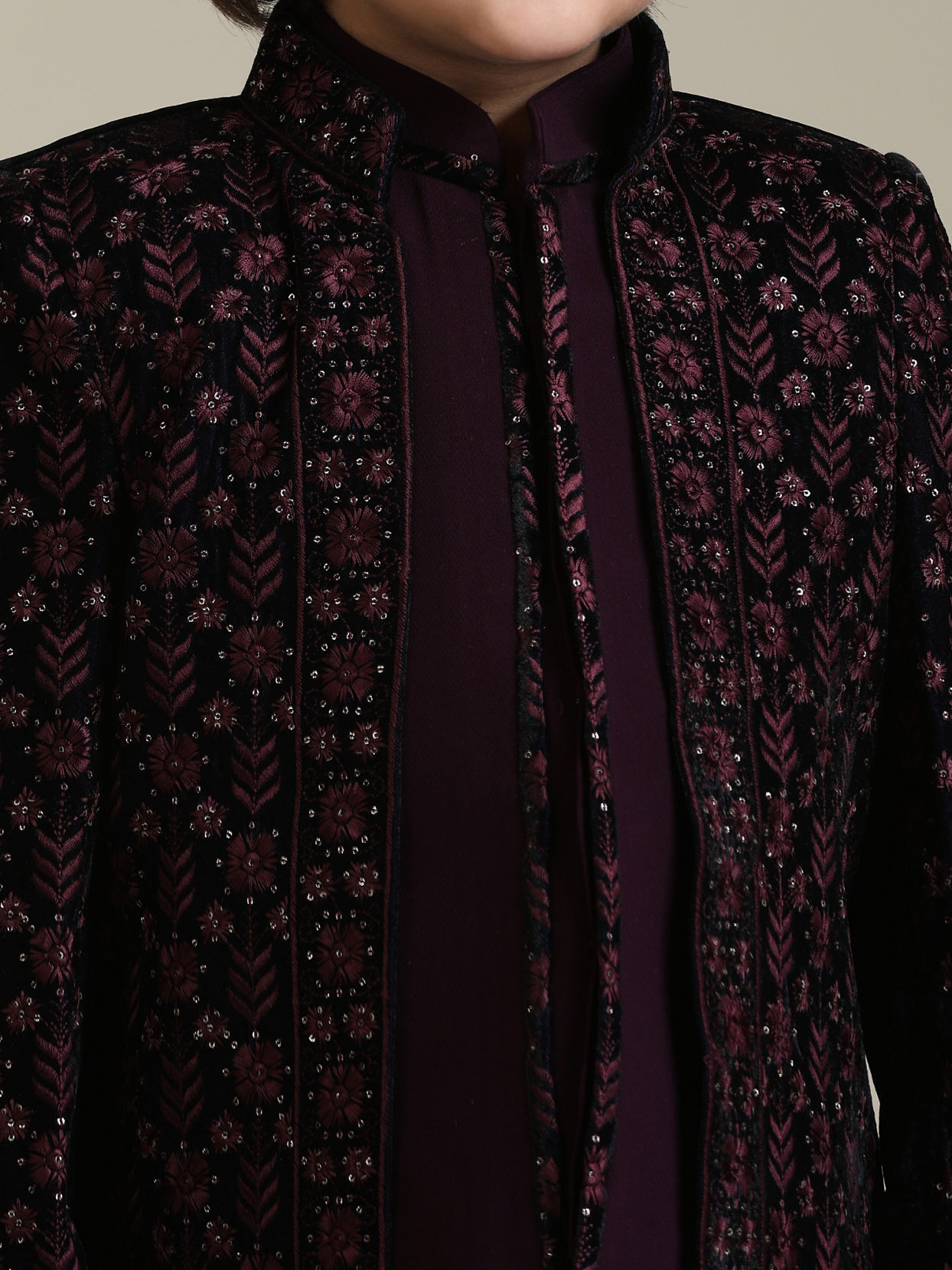 alt message - Manyavar Boys Wine Velvet Boy's Indo-Western with Thread Embroidery image number 1