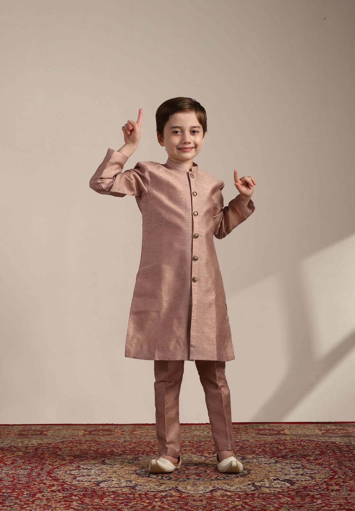 alt message - Manyavar Boys Boys Rose Gold Pintuck Detailed Jacket Set image number 3