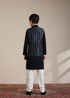 alt message - Manyavar Boys Boys Dark Blue Imperial Jaal Patterned Jacket Set image number 3