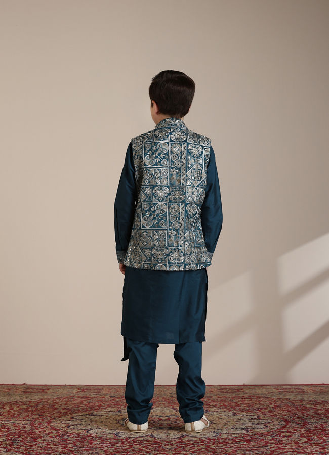 alt message - Manyavar Boys Boys Teal Blue Bagh Chowkadi Patterned Jacket Set image number 5