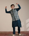 alt message - Manyavar Boys Boys Teal Blue Bagh Chowkadi Patterned Jacket Set image number 3