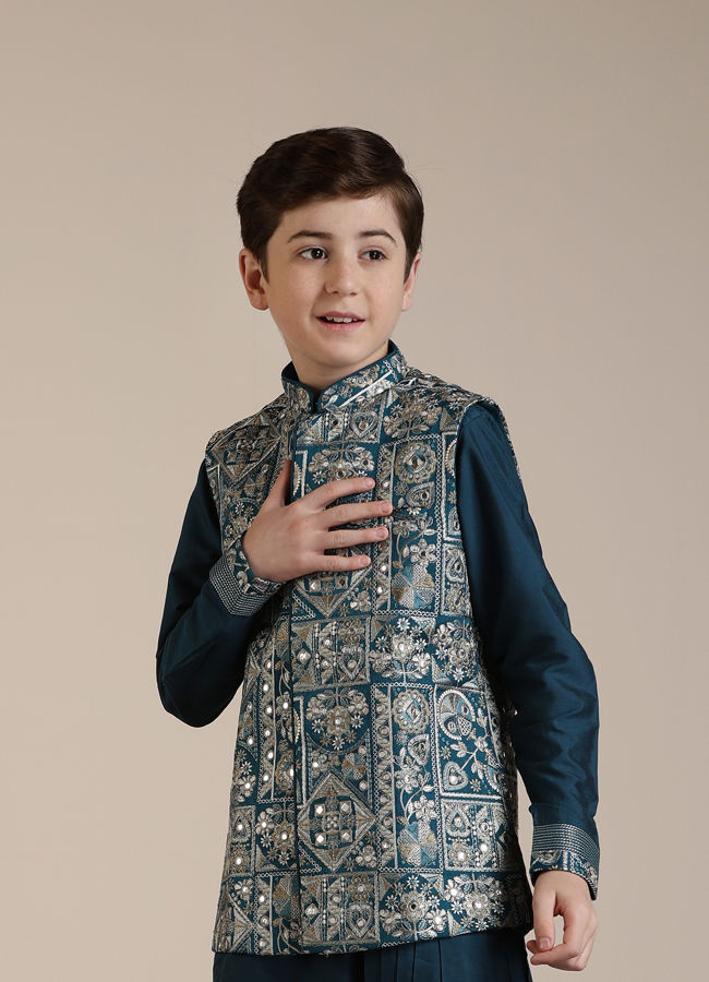 alt message - Manyavar Boys Boys Teal Blue Bagh Chowkadi Patterned Jacket Set image number 0