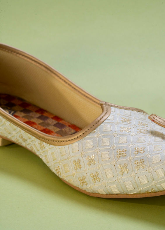 Manyavar Boys Celestially Cream Jooti