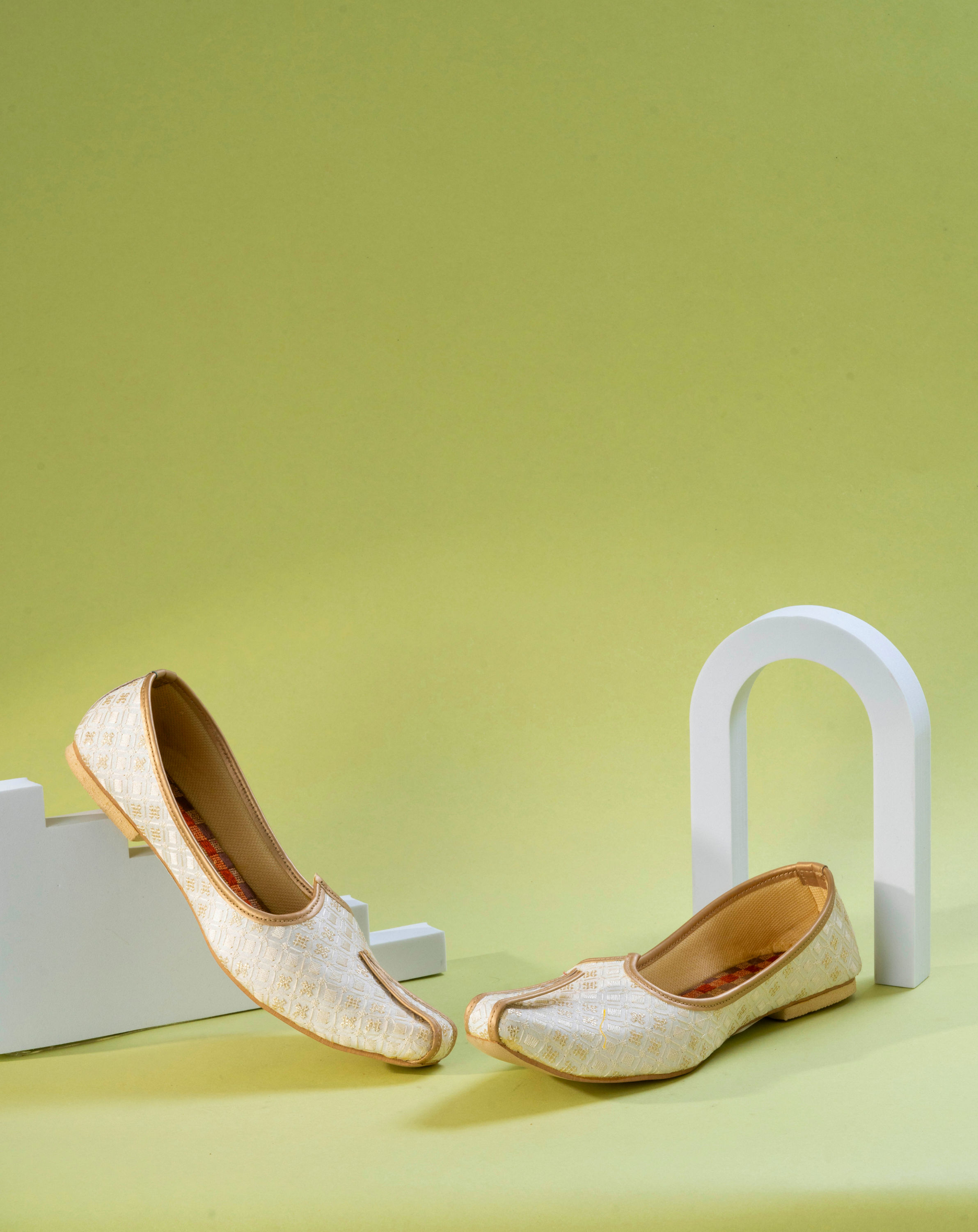 Manyavar Boys Celestially Cream Jooti