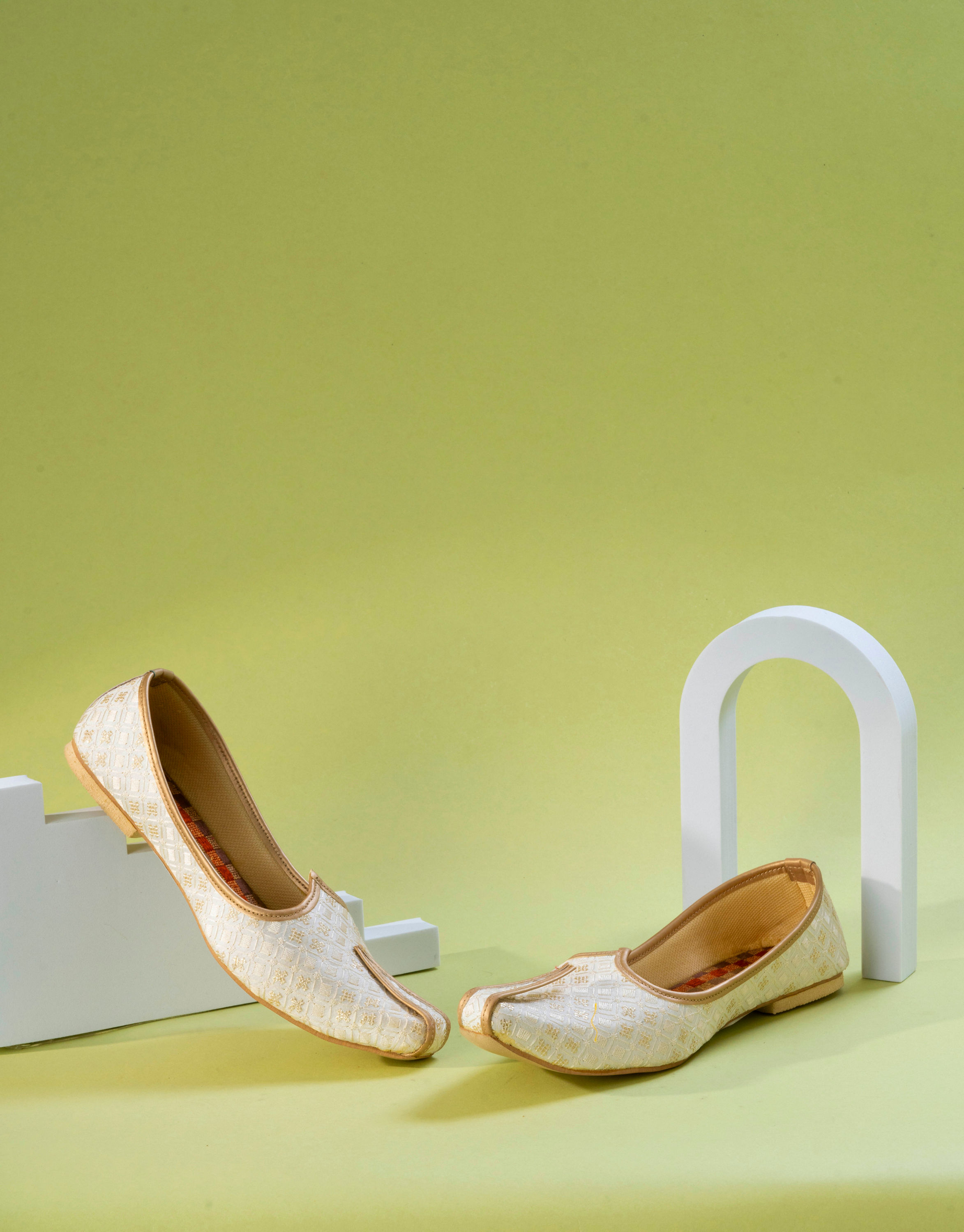 Manyavar Boys Celestially Cream Jooti