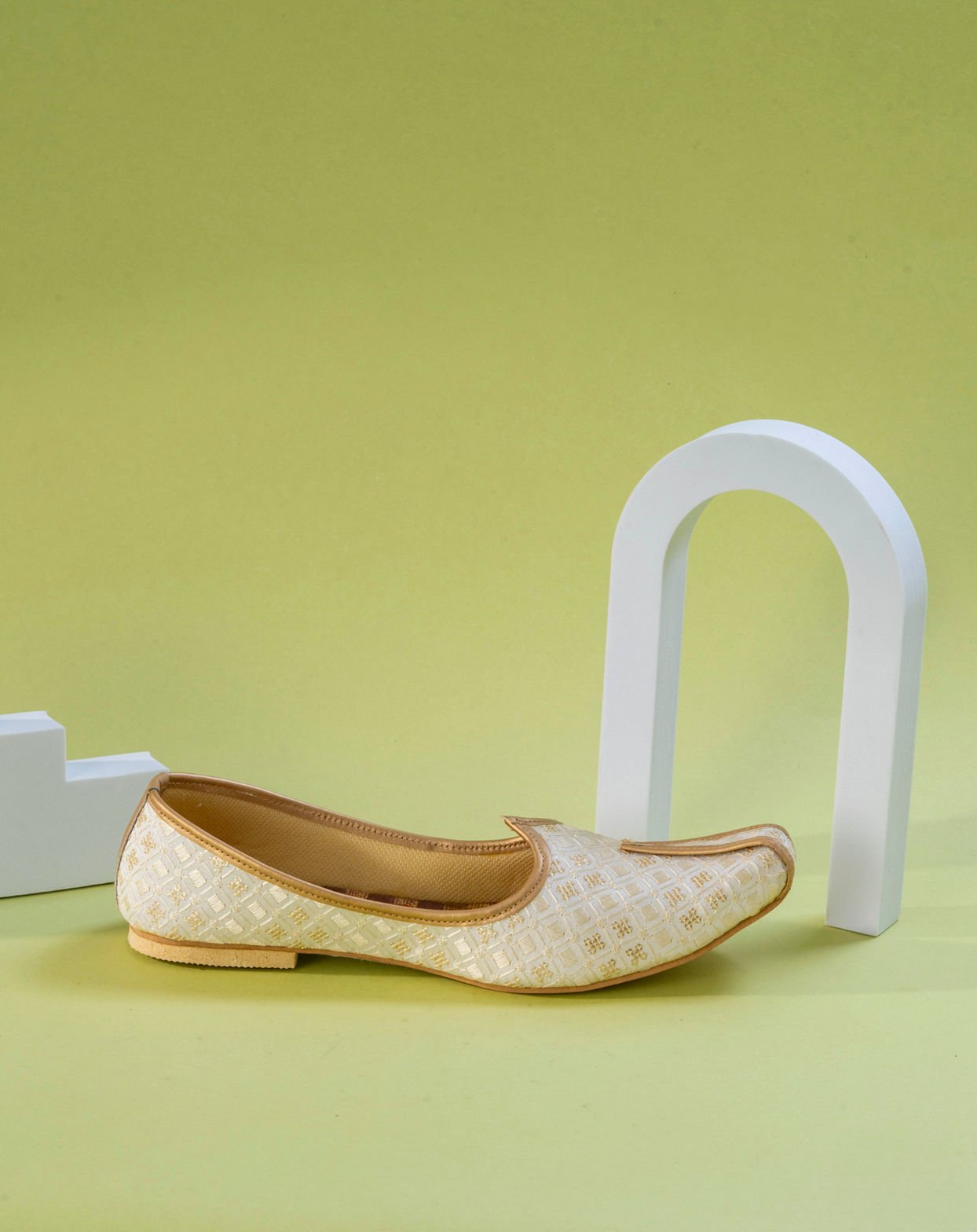 Manyavar Boys Celestially Cream Jooti