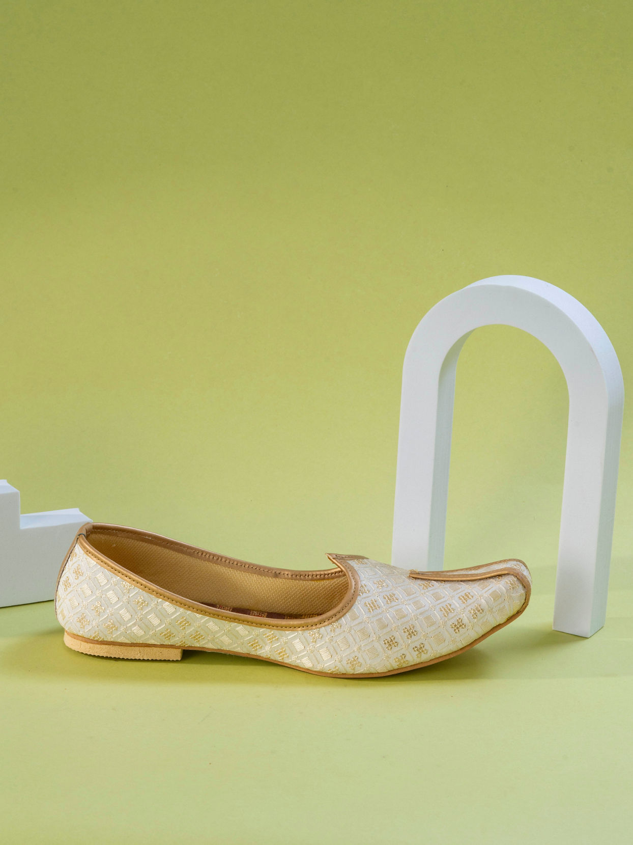 Manyavar Boys Celestially Cream Jooti