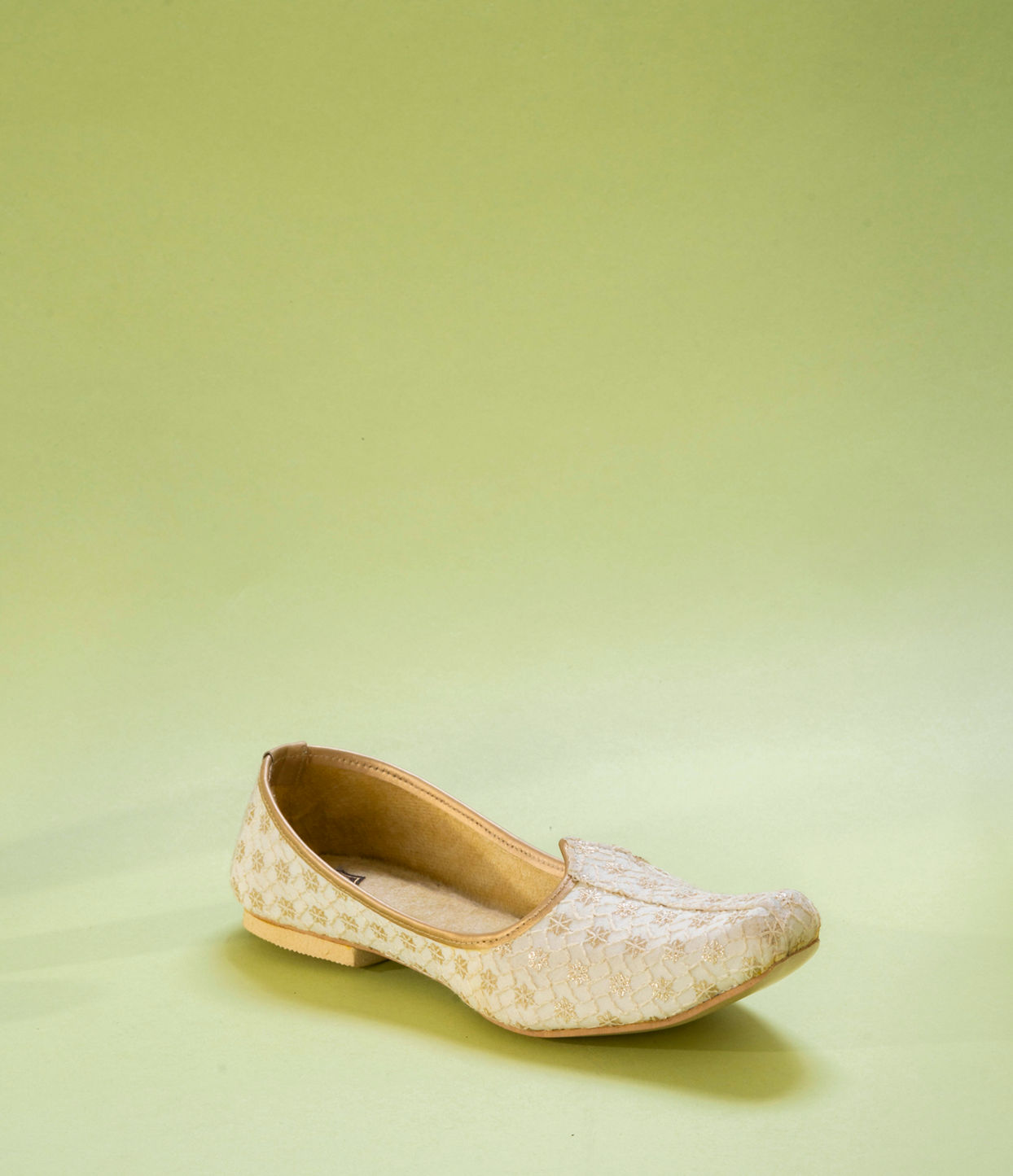 Manyavar Boys Cream Exquisite Georgette Jooti