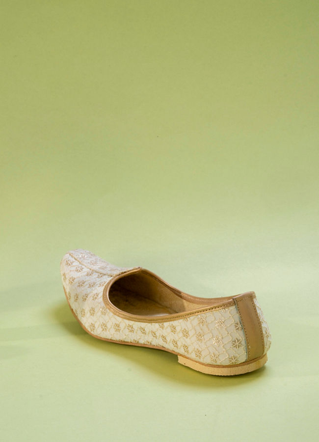 Manyavar Boys Cream Exquisite Georgette Jooti