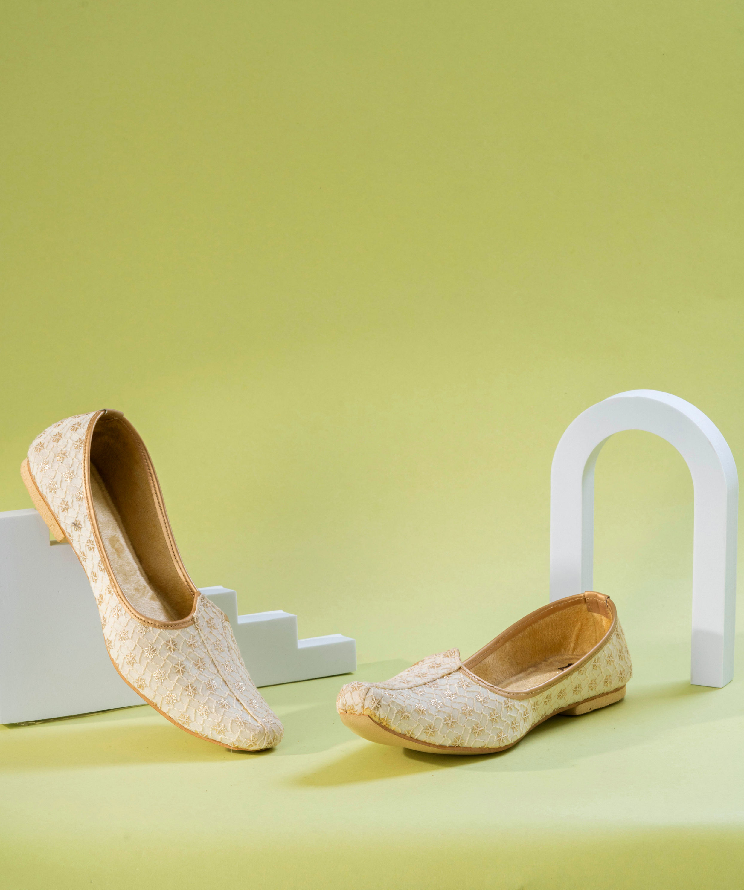 Manyavar Boys Cream Exquisite Georgette Jooti