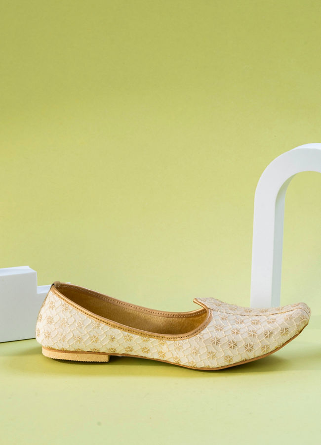 Manyavar Boys Cream Exquisite Georgette Jooti